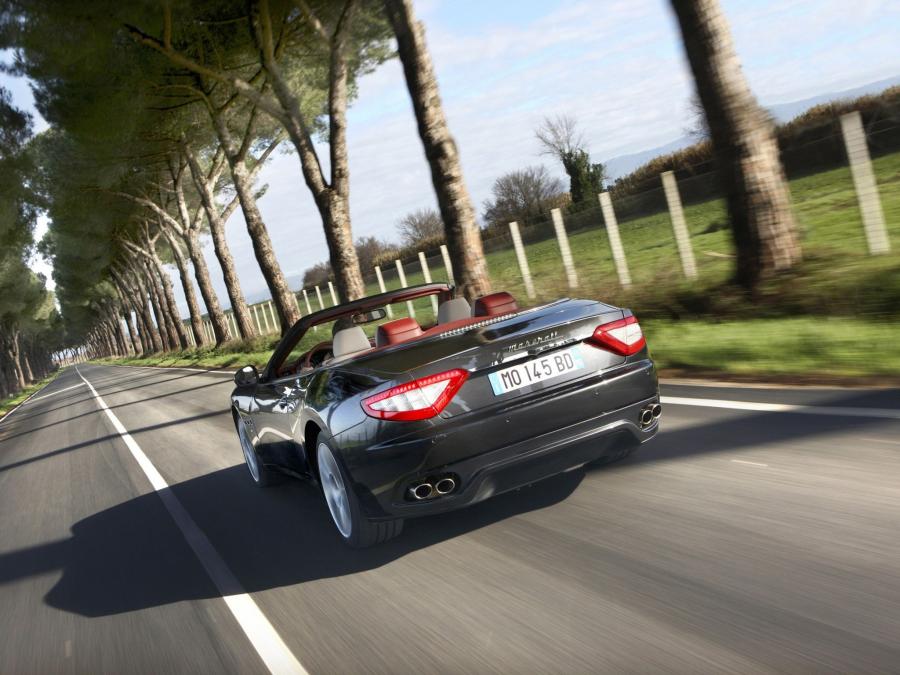 Maserati GranCabrio 2010 года  (фото 84 из 101)